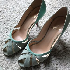 Louboutin light green suede peep toe pump